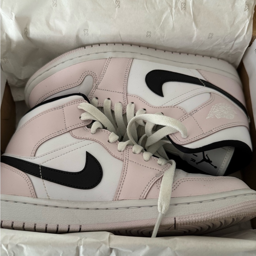 Air Jordan Mid 1 SE Light pink Sneakers